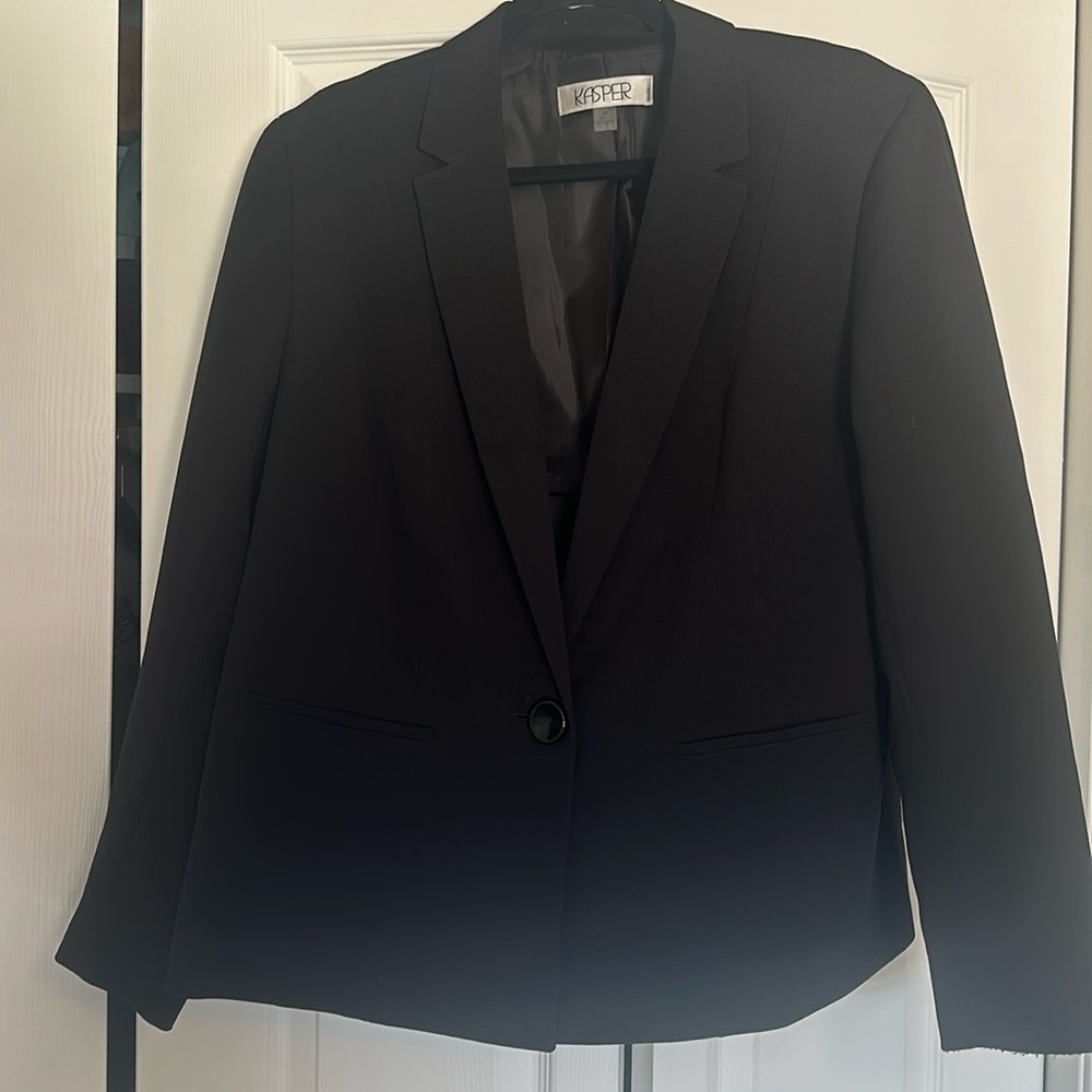 Kasper size 18 black blazer